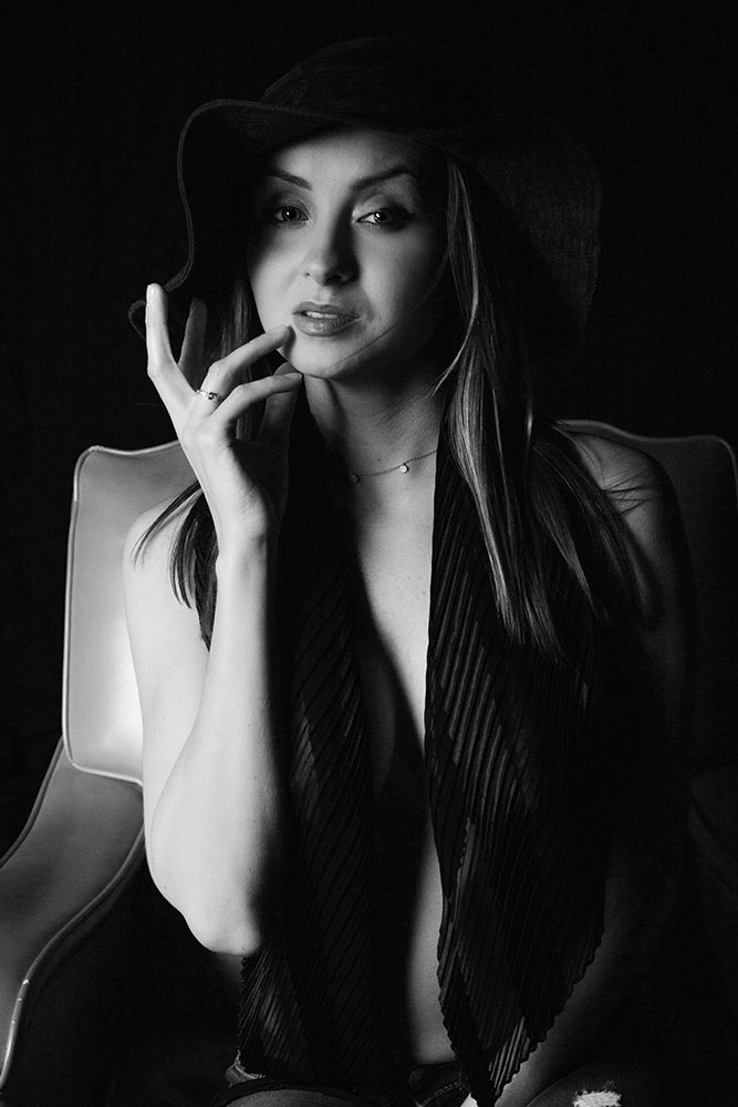 Female model photo shoot of Lovlyvaleriya