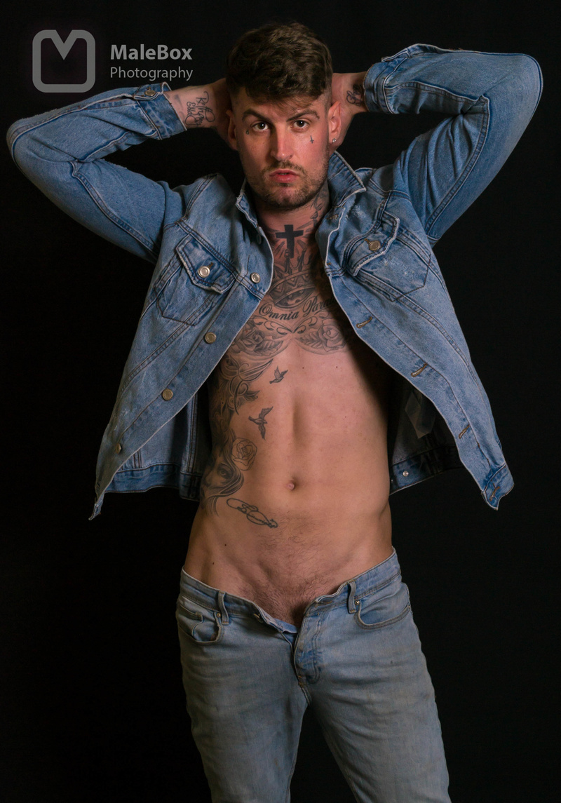 Male model photo shoot of Joey new in Nottingham
