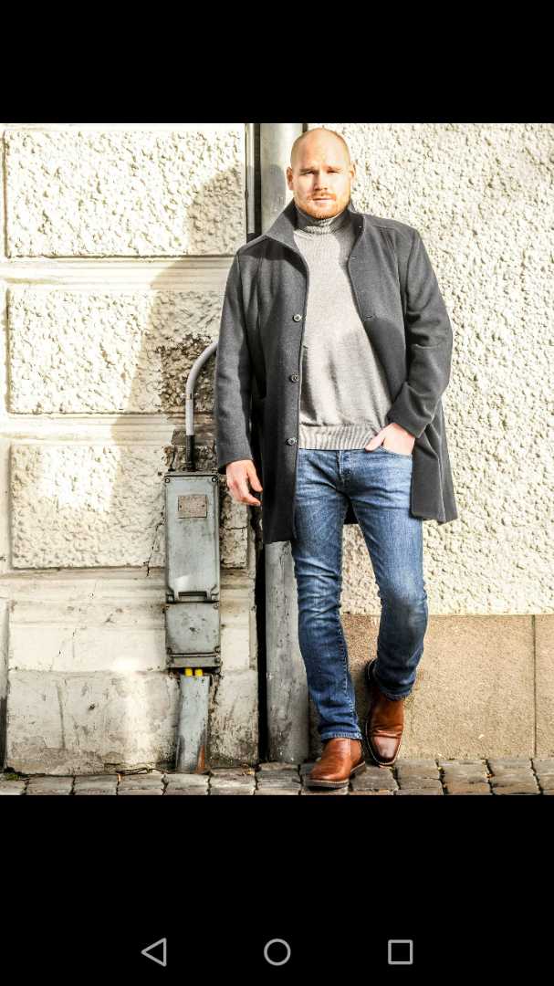 Male model photo shoot of krille86