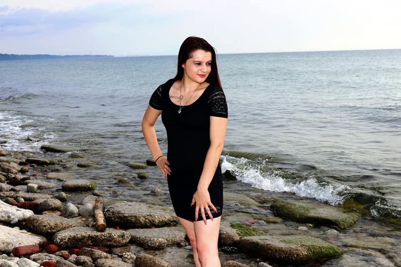 Female model photo shoot of Jessica_Myers in Scarbrough Bluffs