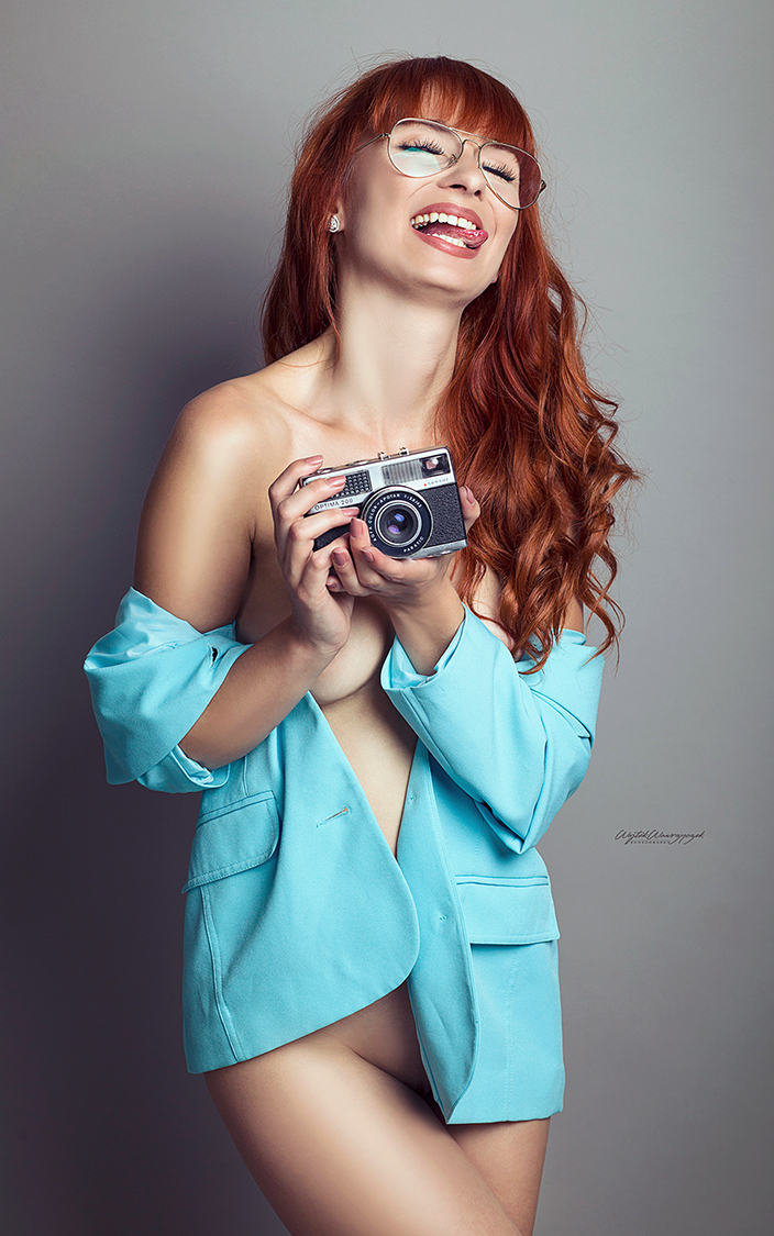 Female model photo shoot of KrzywaDiva