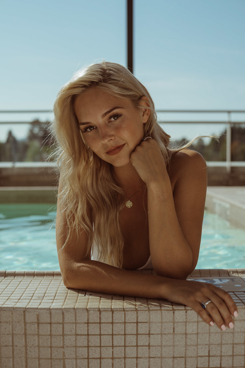 Female model photo shoot of Nikolina Nolan