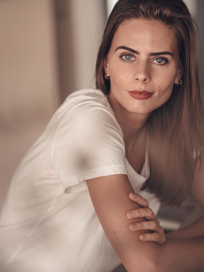 Female model photo shoot of Rozalinda Uhl