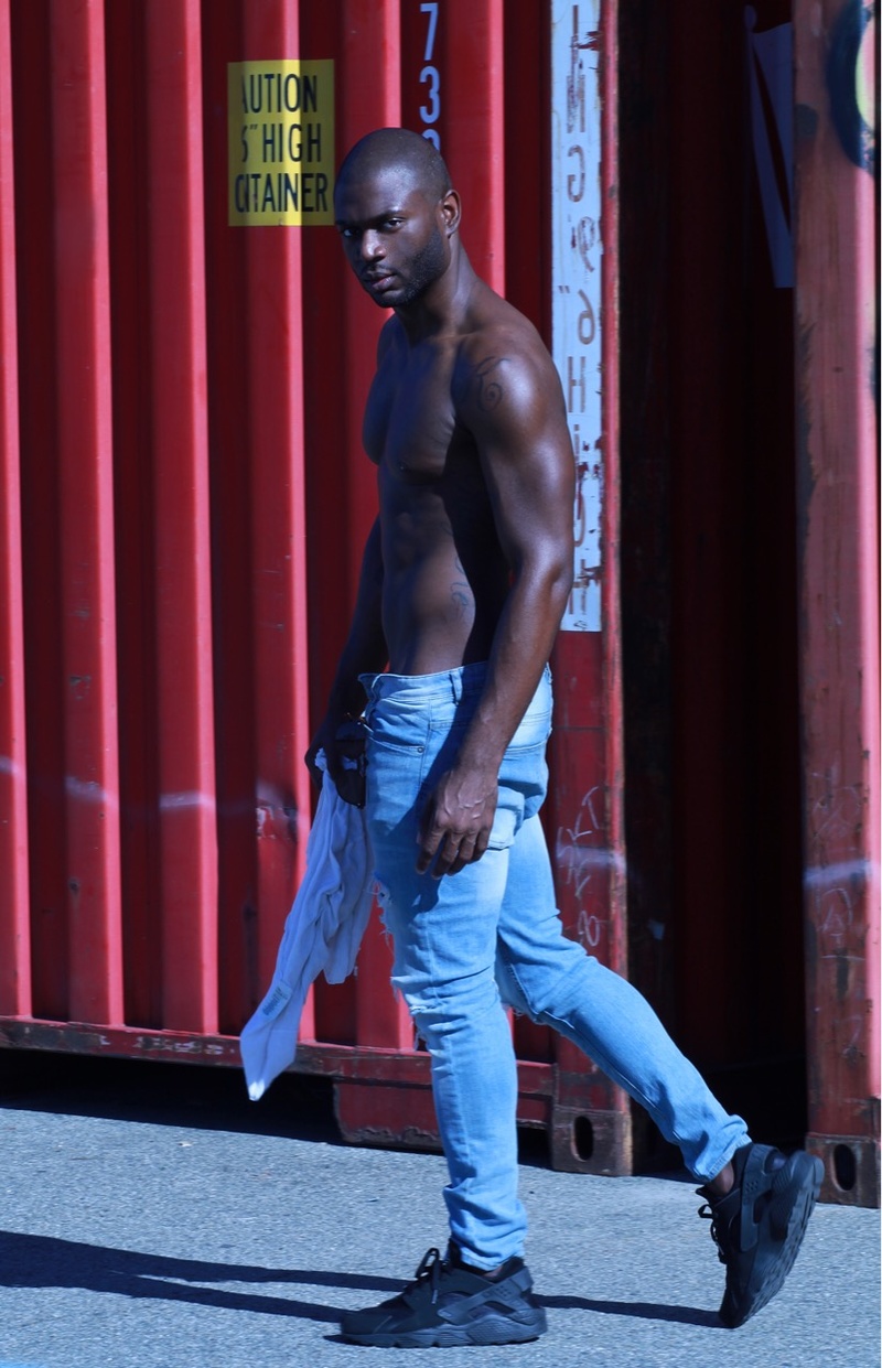 Male model photo shoot of Keon Teyrell