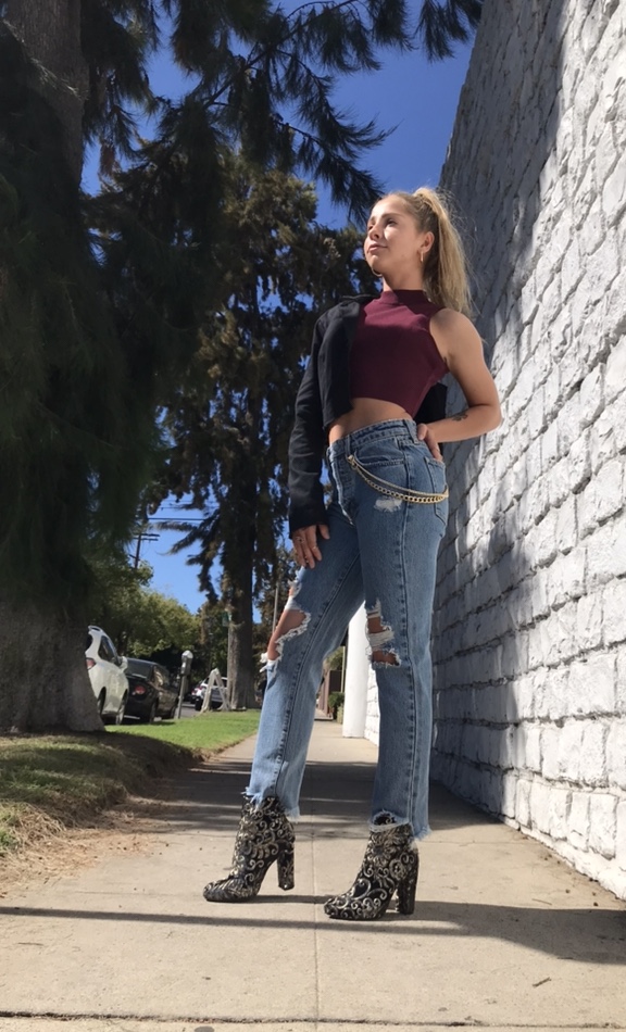 Female model photo shoot of Mlawrence82 in Beverly Hills
