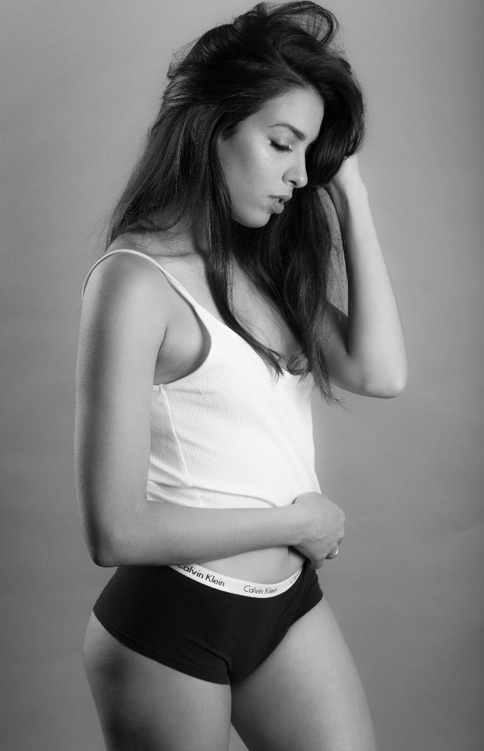Female model photo shoot of Daphne Namnum