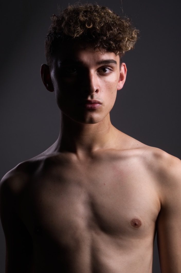 Male model photo shoot of Lamelinckx6