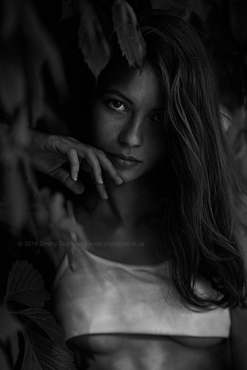 Female model photo shoot of Viktoriia Aliko