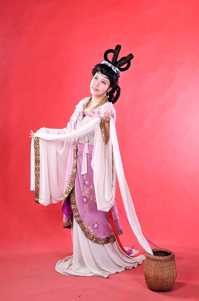 Female model photo shoot of ZIWEI XIA