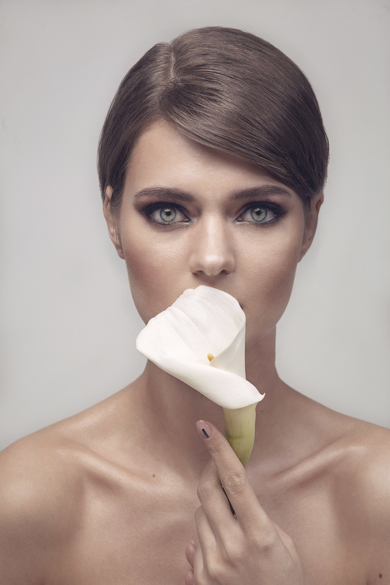 Female model photo shoot of Emma Andreea by Smoshkov