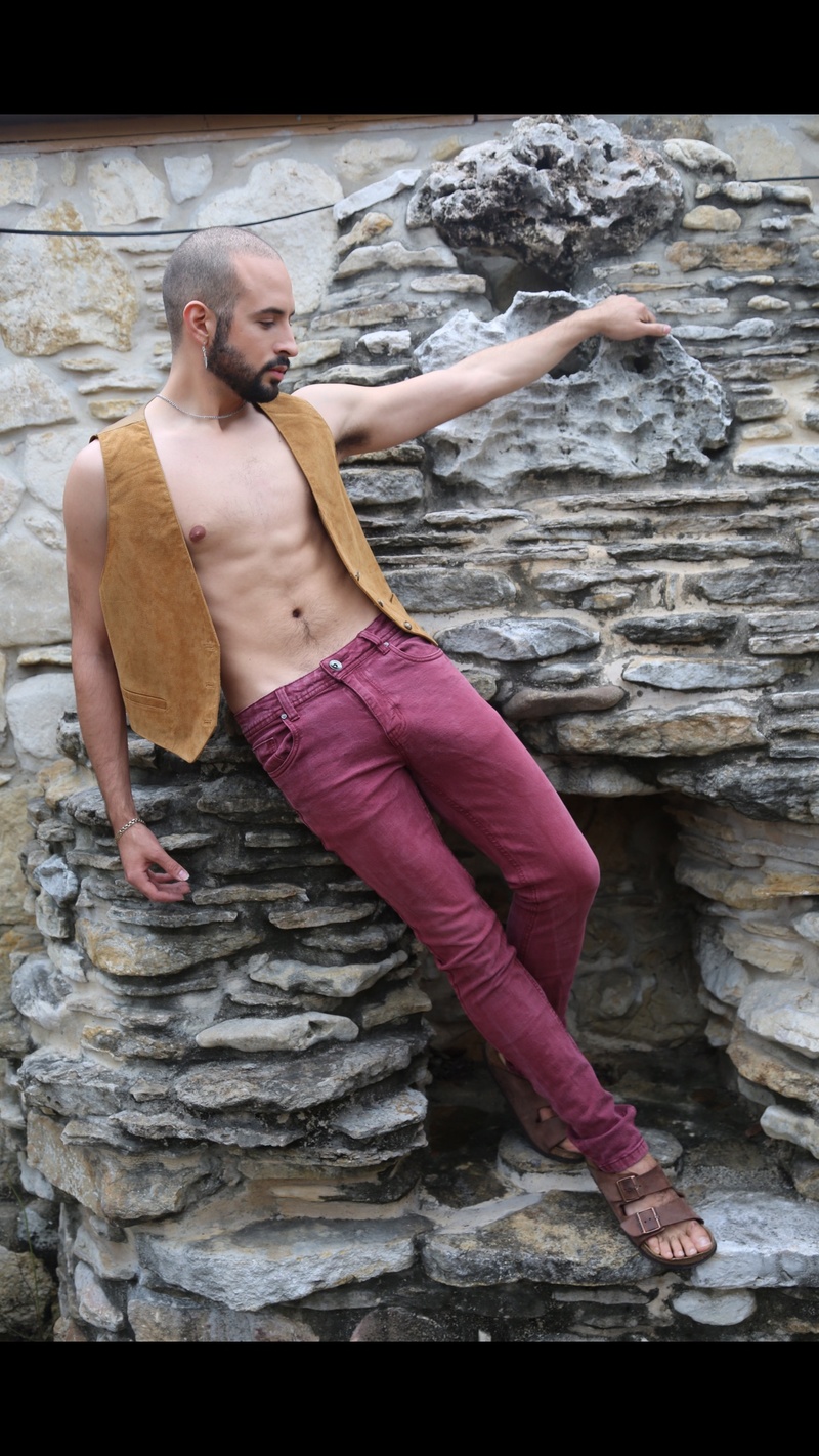 Male model photo shoot of Navaji David Nava