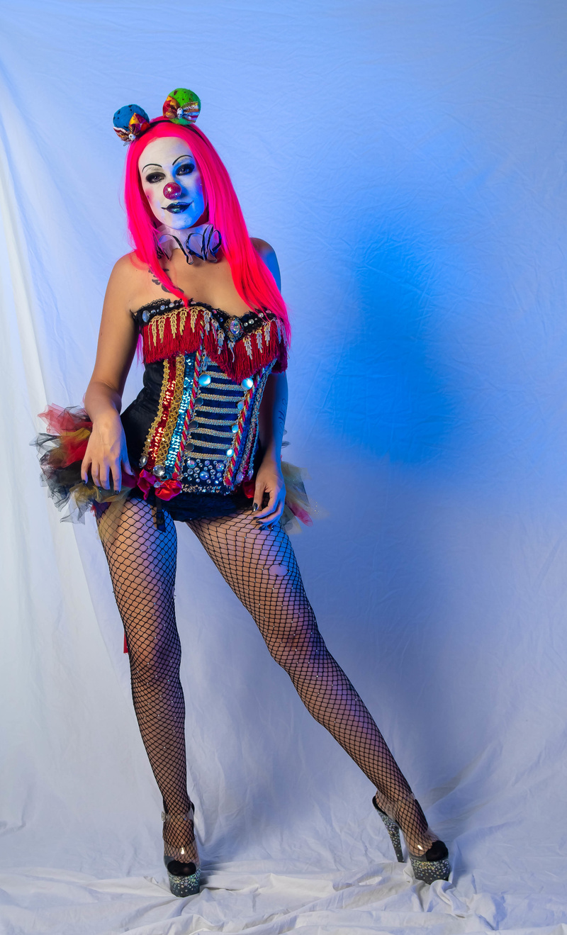 Female model photo shoot of Kitzi Klown by Verbatim Photography