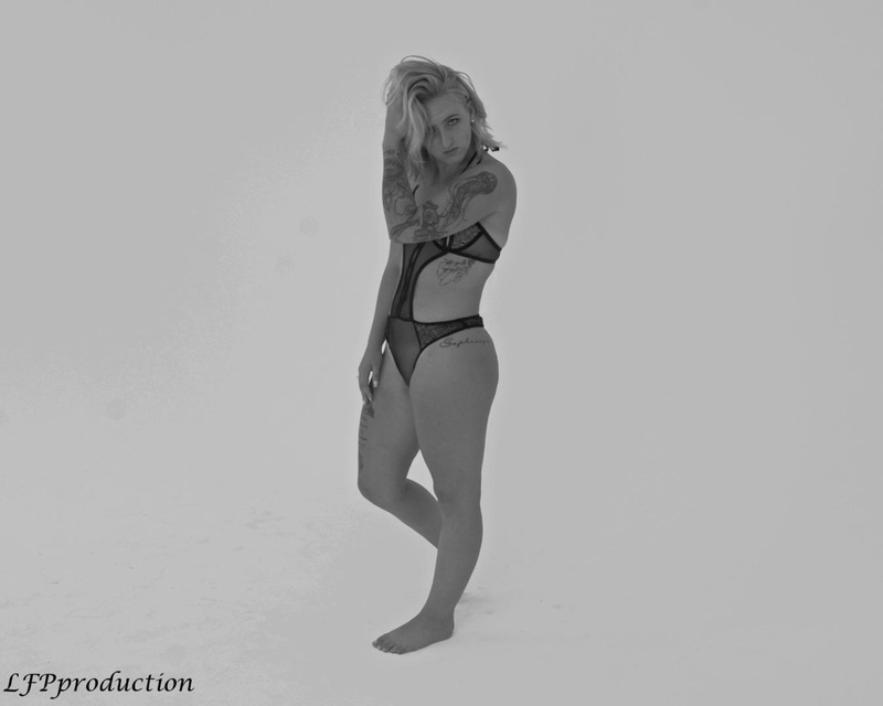 Female model photo shoot of Brooke Lawson