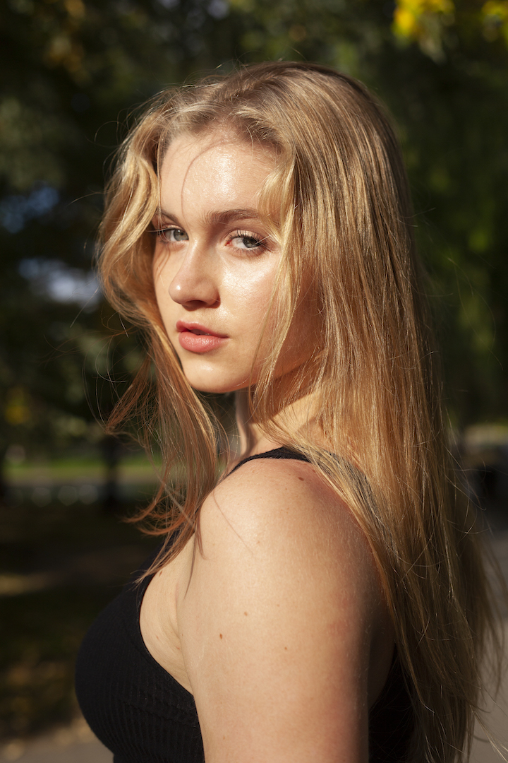 Female model photo shoot of KarolenaS