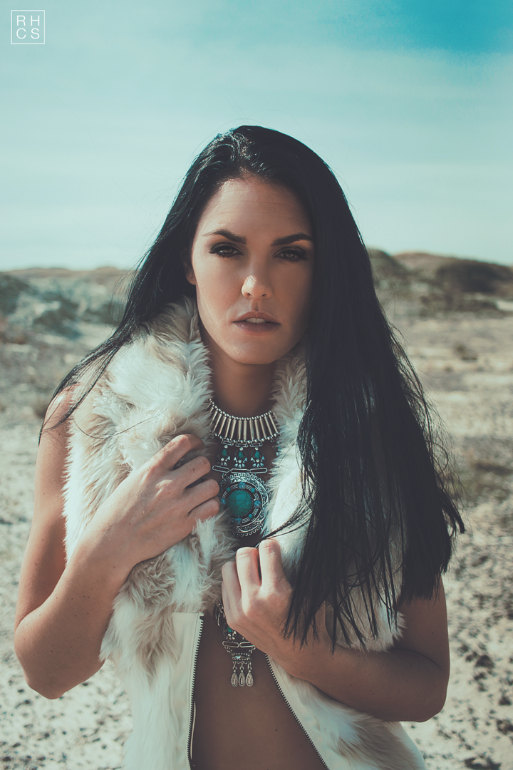 Female model photo shoot of Laramie Noyce