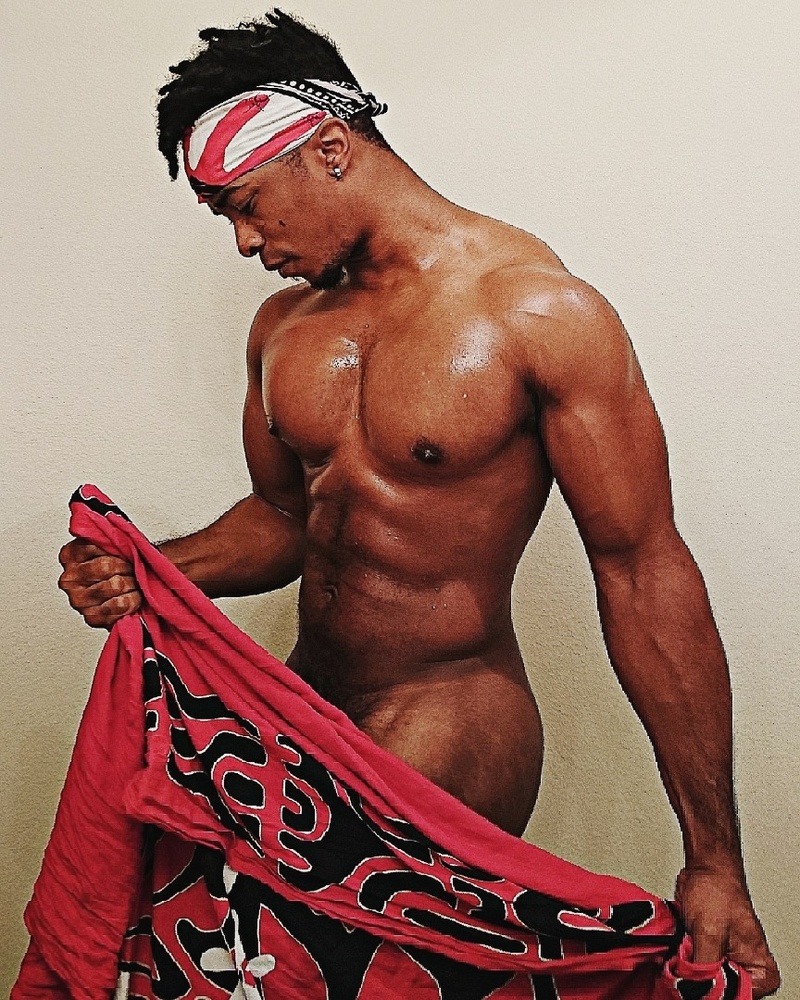 Male model photo shoot of Demetrius Washington