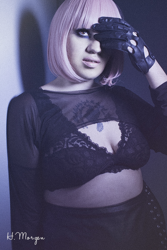 Female model photo shoot of Raven Obscura