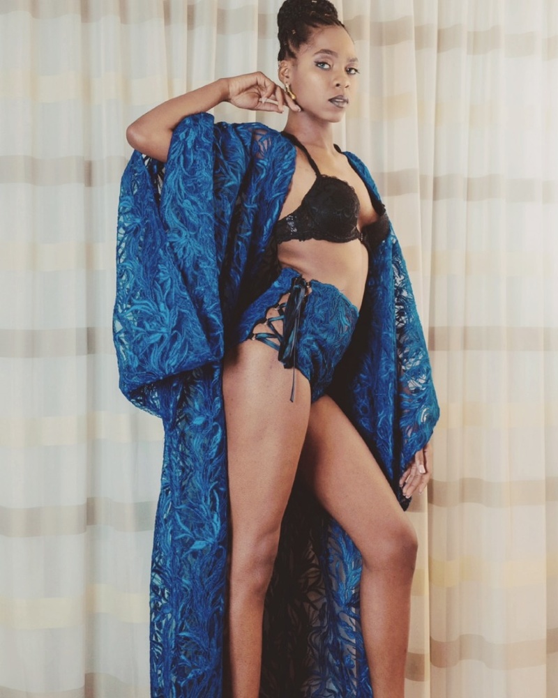 Female model photo shoot of Aloe Lorenza