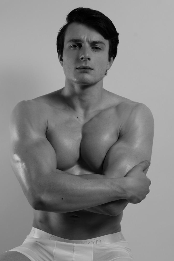 Male model photo shoot of Valentin PRESTY