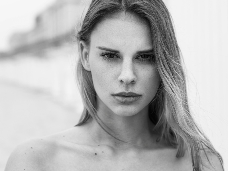 Female model photo shoot of Yentl