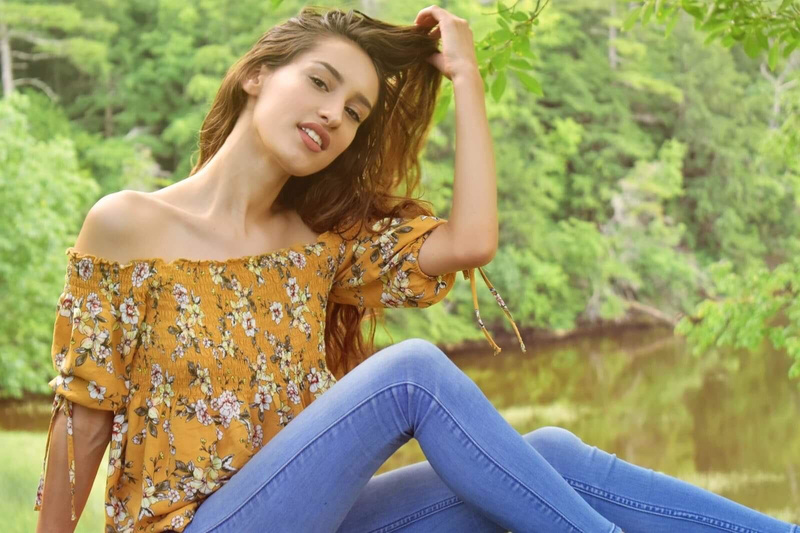 Female model photo shoot of ZoeBeth