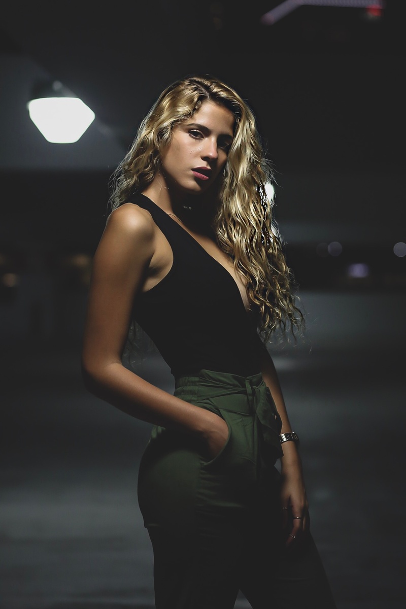 Female model photo shoot of alicecastillo