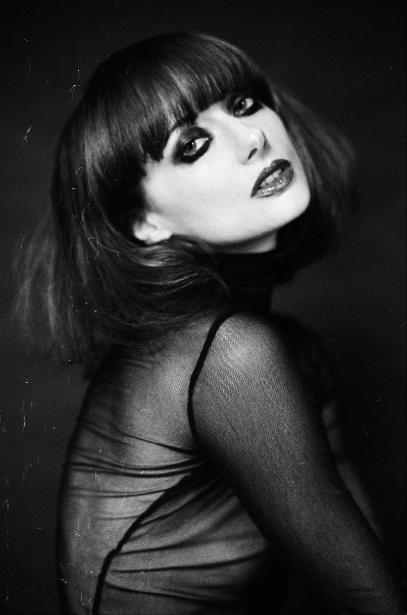 Female model photo shoot of Alessandra Laurent