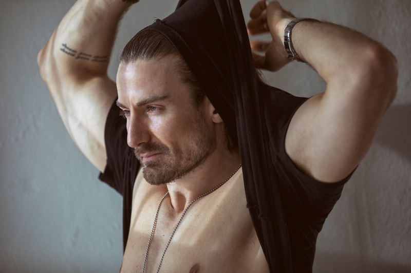 Male model photo shoot of Sonador in Vancouver