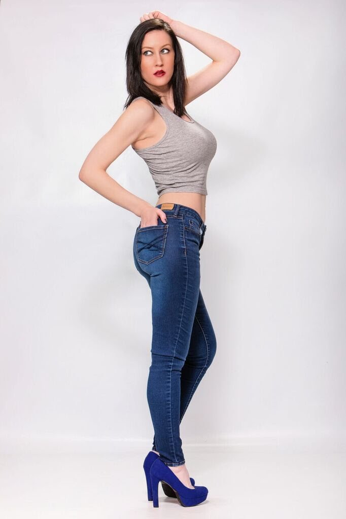 Female model photo shoot of CasandraAileen5