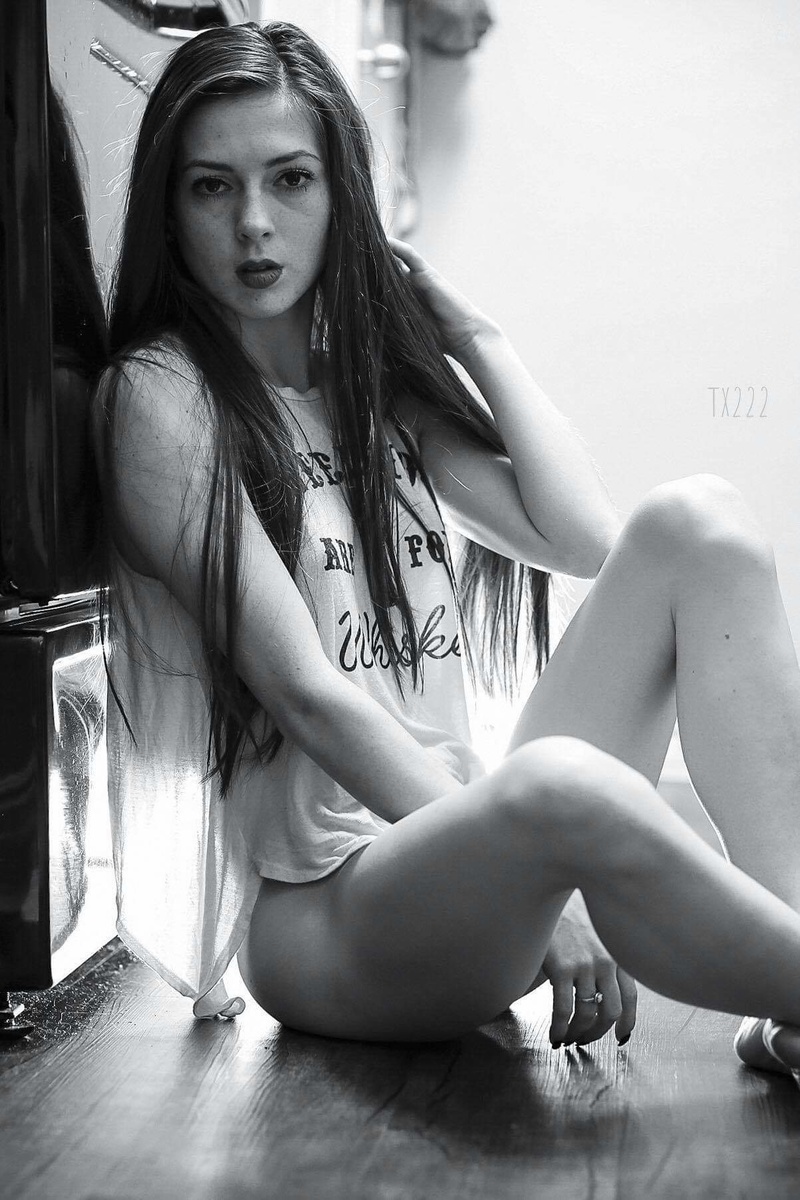 Female model photo shoot of SelenaX in san antonio