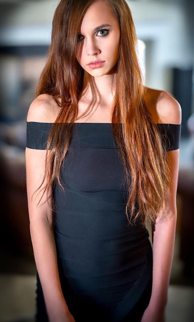 Female model photo shoot of Zara quinn