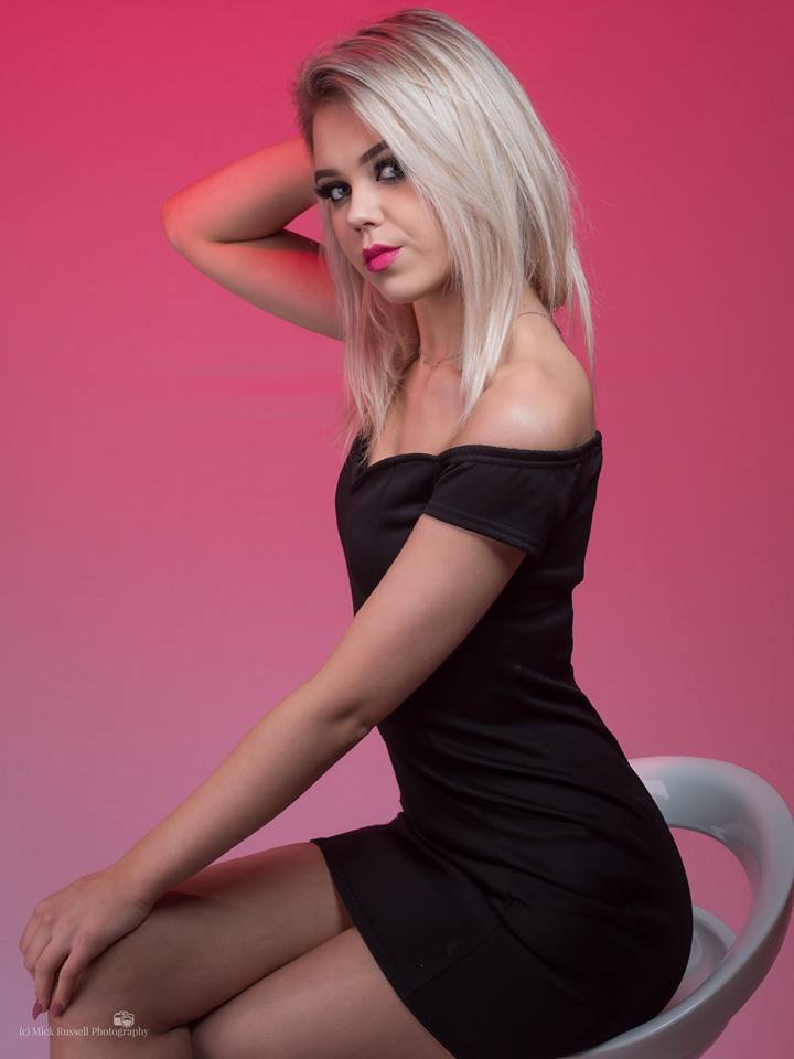 Female model photo shoot of Anikakaminska