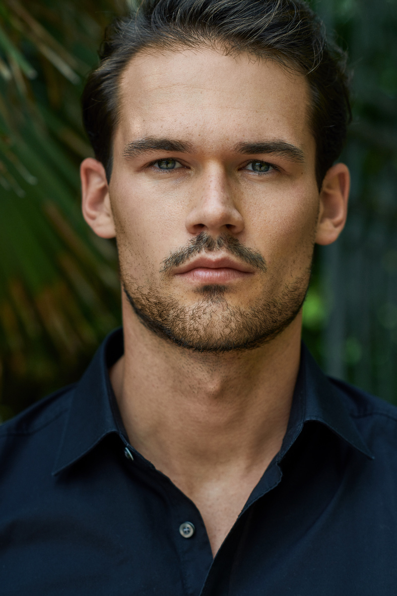 Male model photo shoot of Maurice Lohrke
