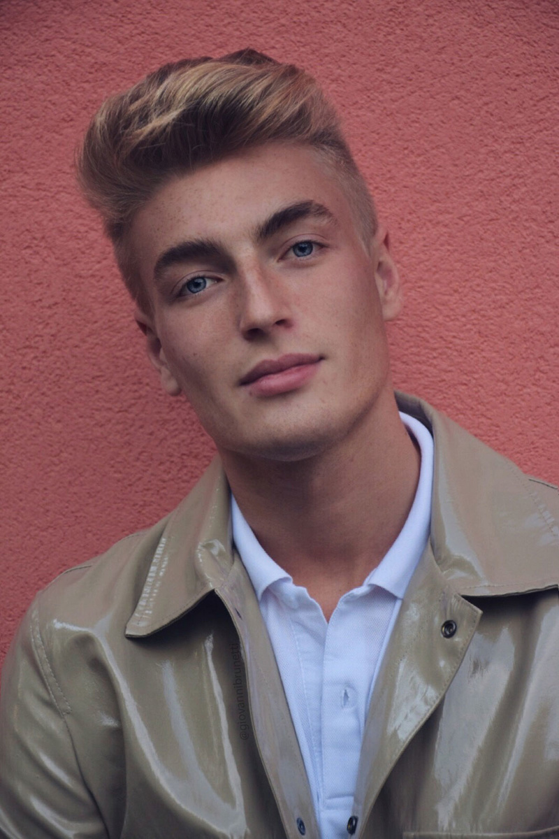 Male model photo shoot of Giovanny