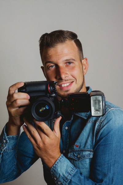 Male model photo shoot of Mario fotografo