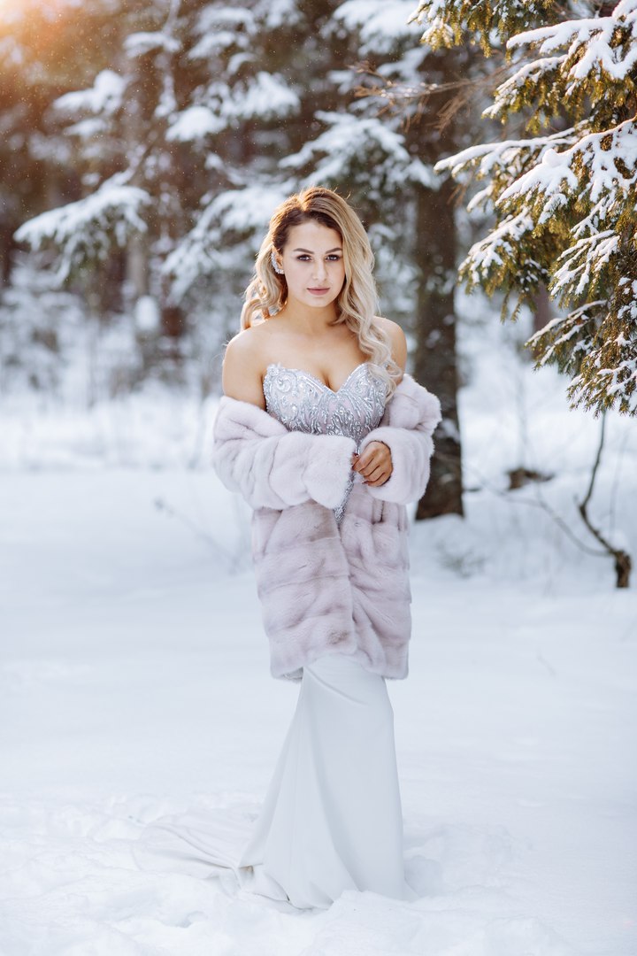 Female model photo shoot of Galina MV