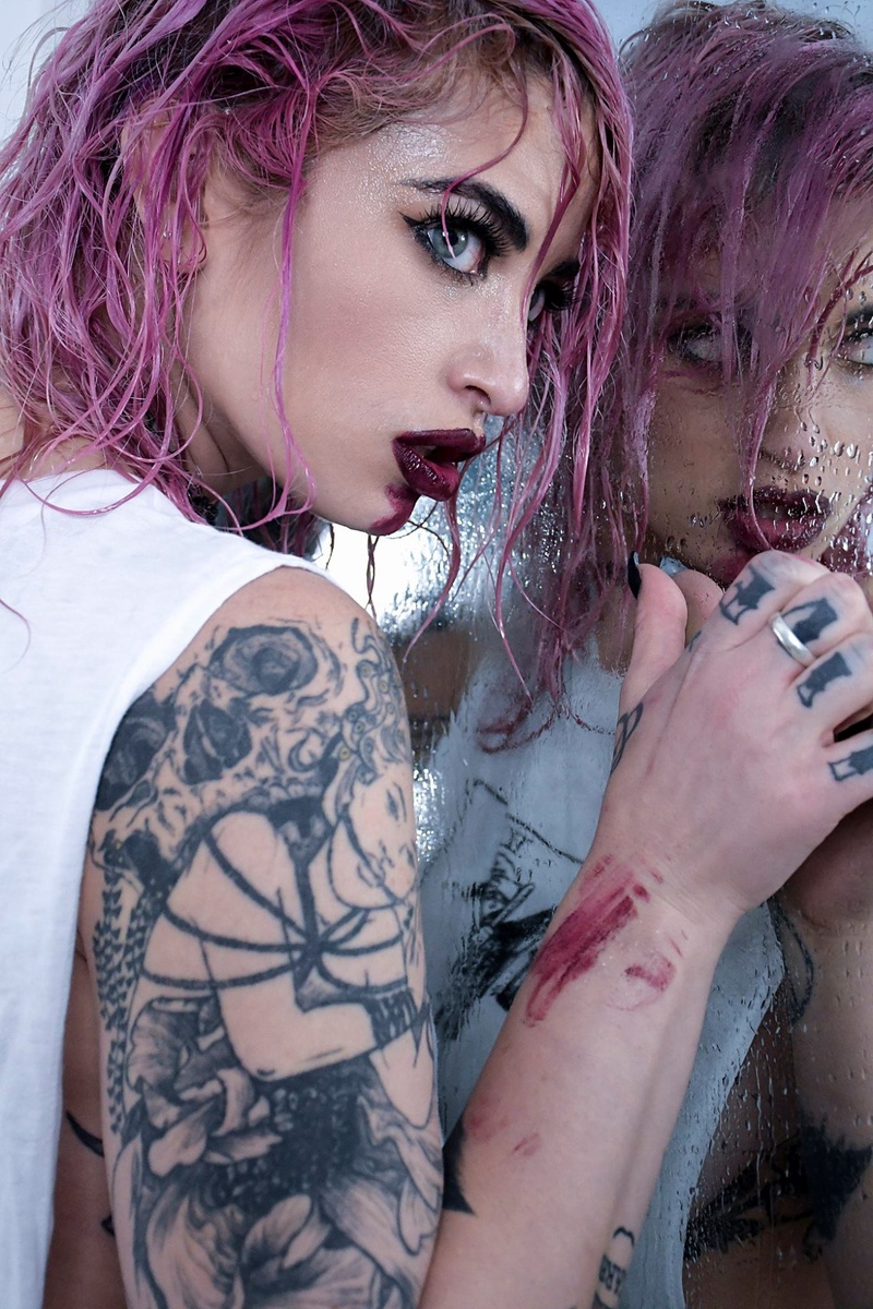 Female model photo shoot of Toxic Love Photo