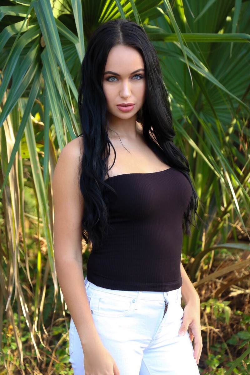 Female model photo shoot of andrea_giselle