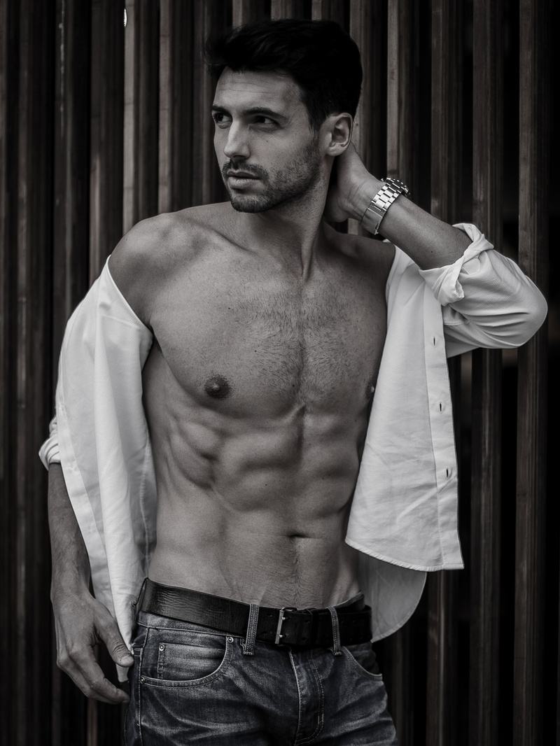 Male model photo shoot of Yannick  Artozoul