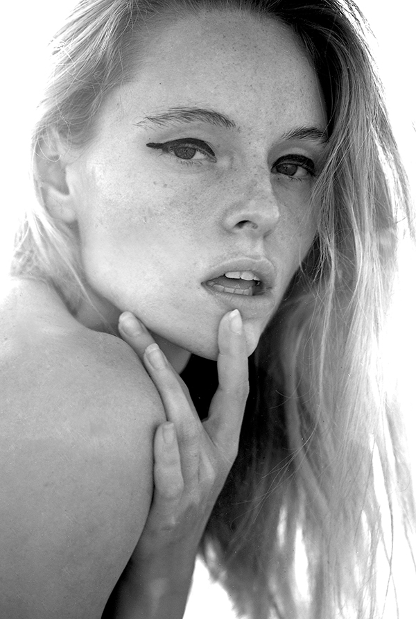 Female model photo shoot of Maria Kn in Bombay Beach, CA