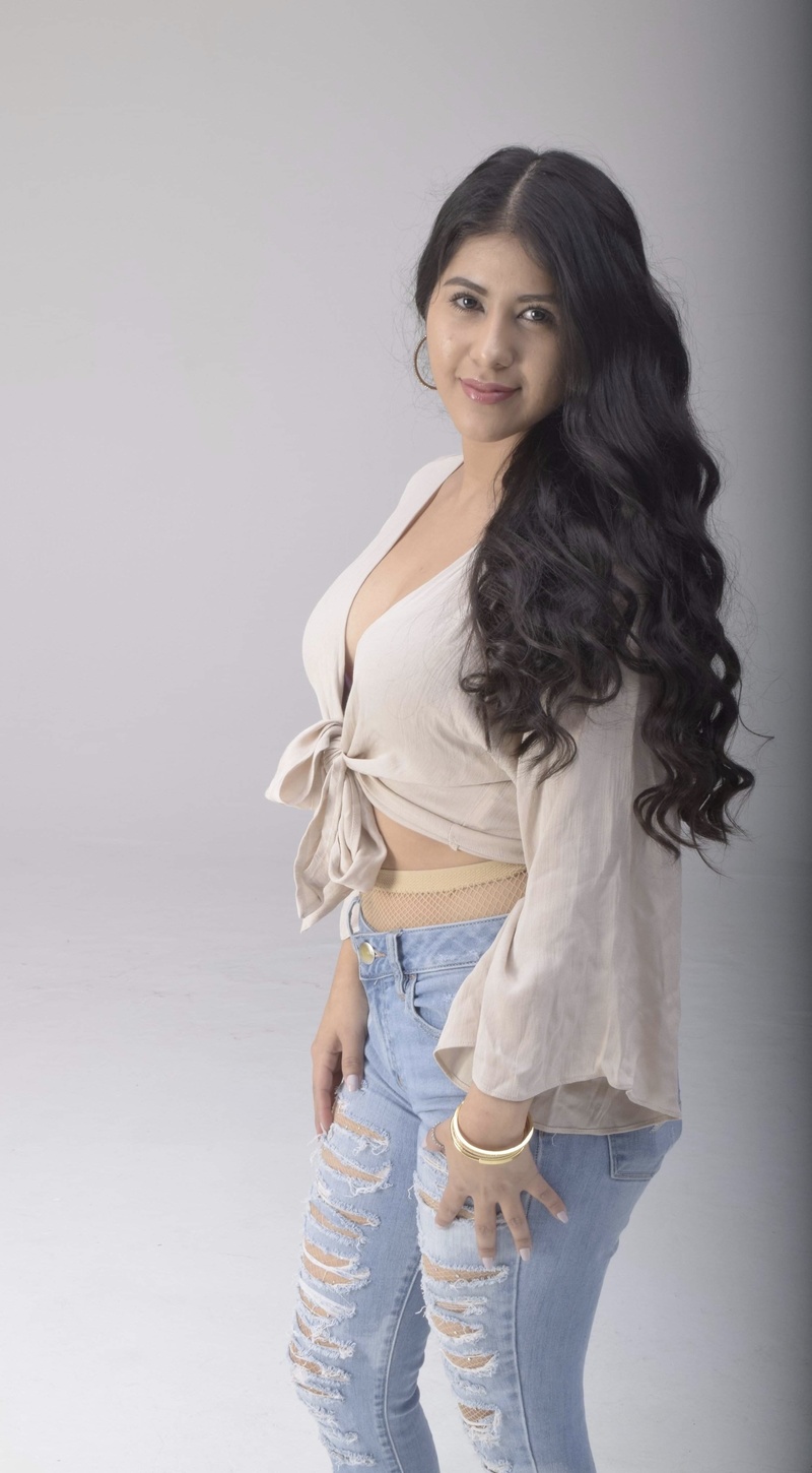 Female model photo shoot of parrapaola921