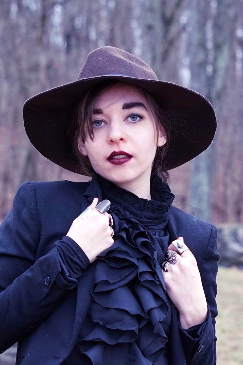 Female model photo shoot of lavenderlightphoto