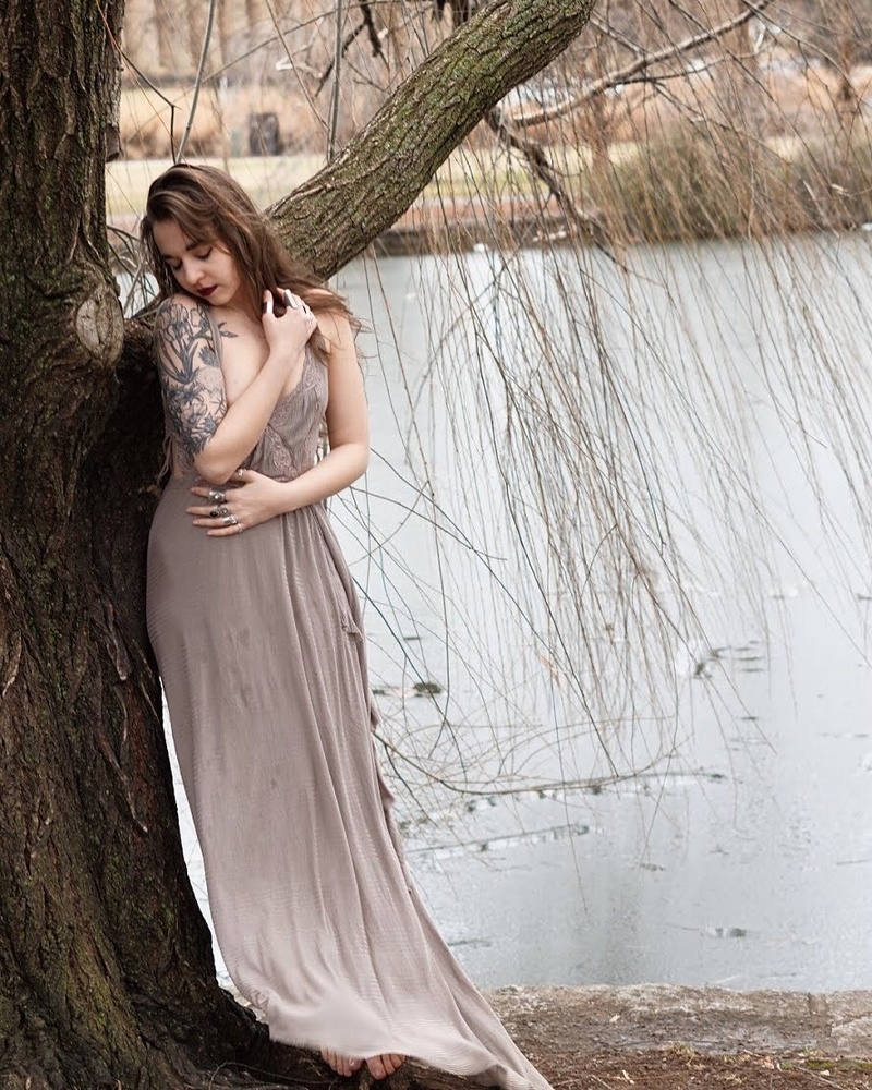Female model photo shoot of lavenderlightphoto