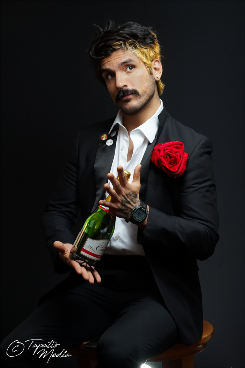 Male model photo shoot of TonyTapatio