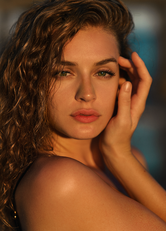 Female model photo shoot of CaitlynAlexis