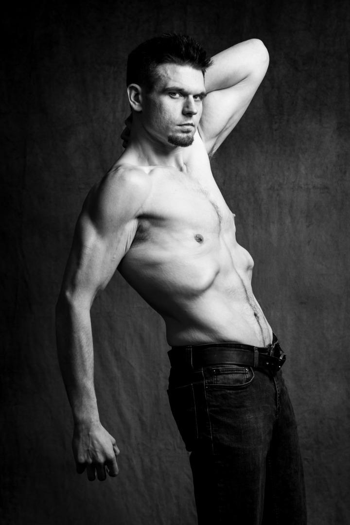 Male model photo shoot of Eddie Buff