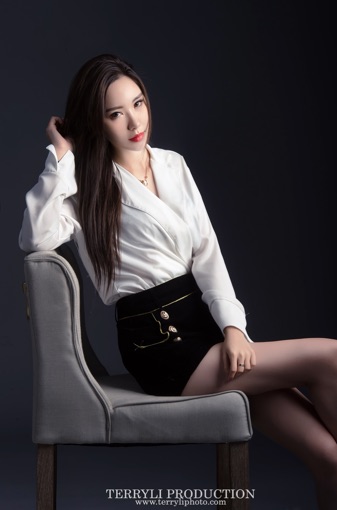 Female model photo shoot of shan2333