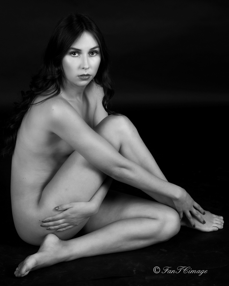 Female model photo shoot of breethompson10 by FanTCimage in Lumino Studios
