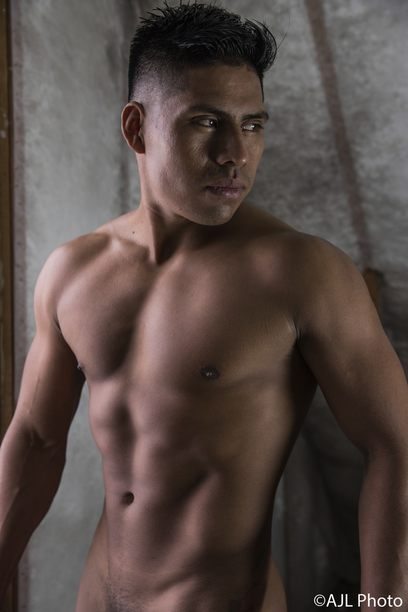 Male model photo shoot of MateoPablo