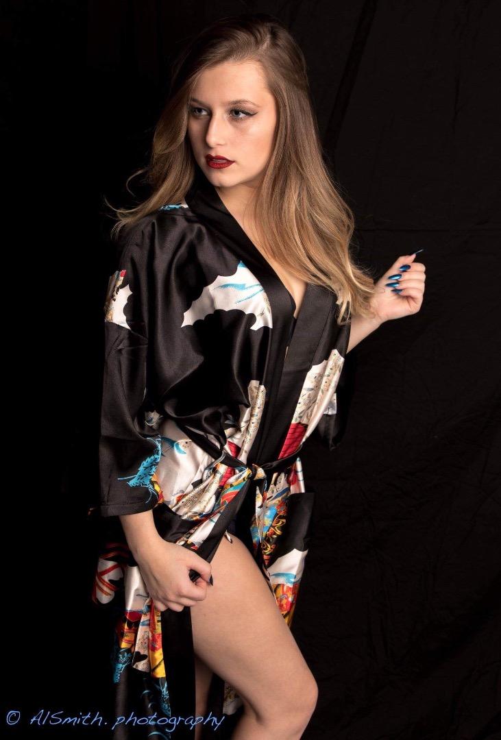Female model photo shoot of Giannadelpercio by Bigfishparty